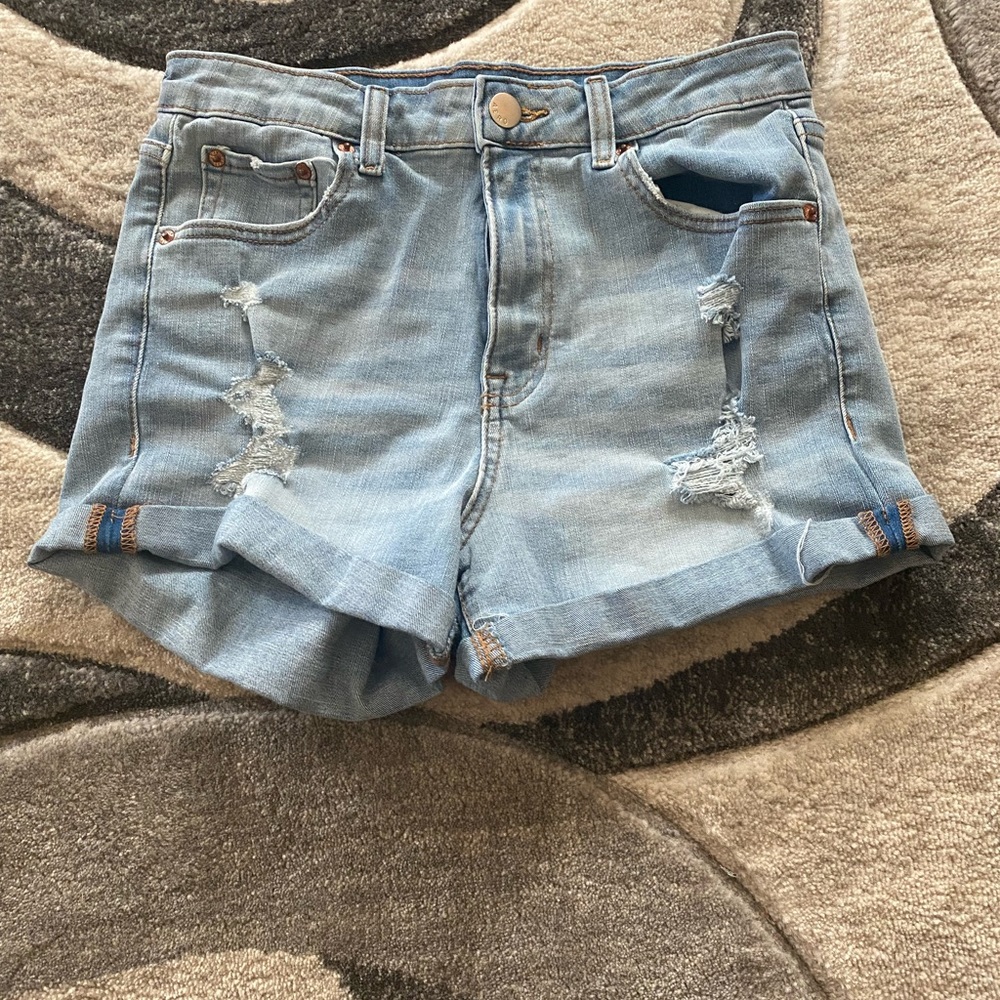 Aeropostale Curvy Jean Short- Light Wash | size 10 |